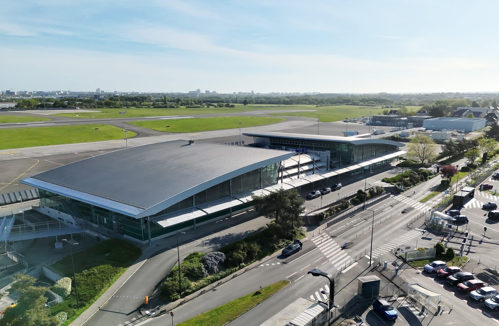 VINCI Airports, la CCI Ille-et-Vilaine et la SEALAR choisis pour assurer la modernisation et le développement des aéroports  Rennes et Dinard Bretagne